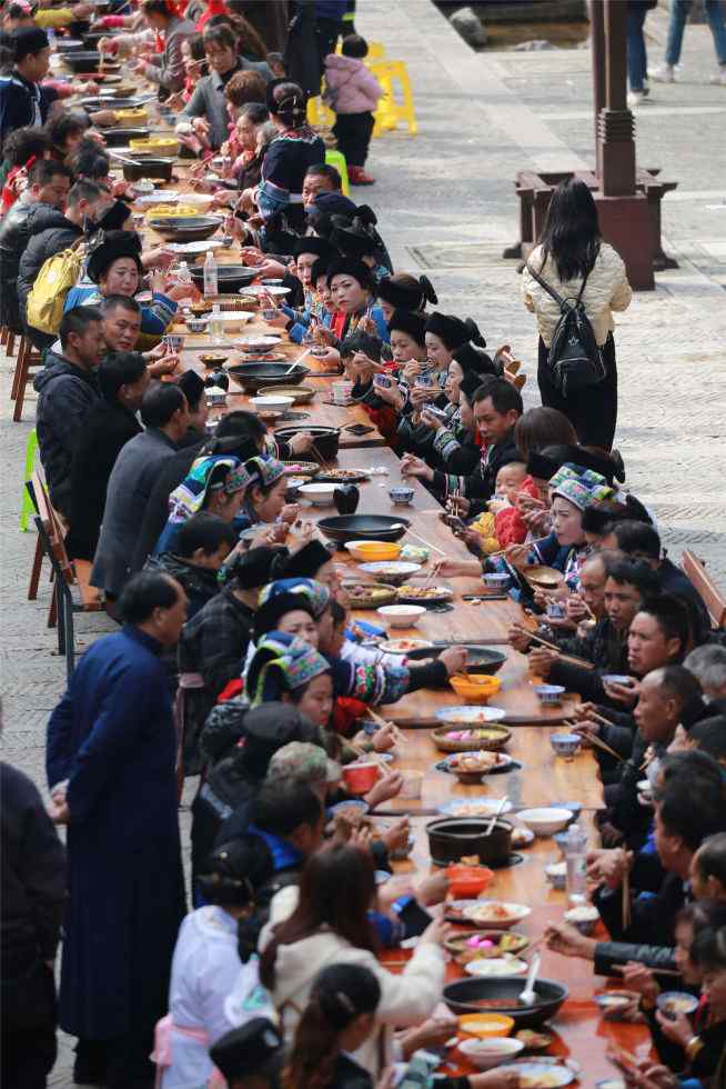 羊艾毛峰 不止拦门酒、长桌宴，这个布依民俗文化旅游节有玩头