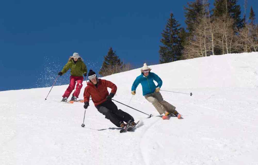 欧亚之窗滑雪场 正式入冬 滑雪胜地推荐—感受冰天雪地的浪漫！