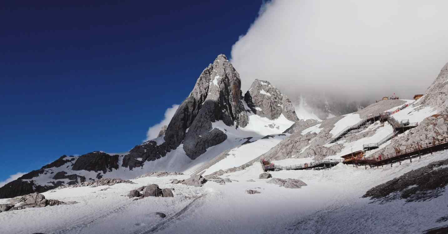 云南丽江玉龙雪山 丽江玉龙雪山闹鬼灵异事件真相，这里有12对情侣殉情真假？