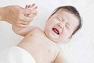 宝宝胀气怎么办快速排气 宝宝胀气怎么办？这些快速处理方法要及时学会！