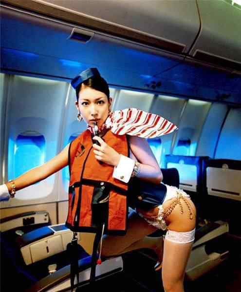 空姐性感图 富豪私人飞机上的性感空姐图，男人认为哪个航空公司空姐最漂亮富豪私人飞机上的性感空姐图，男人认为哪个航空公司空姐最漂亮