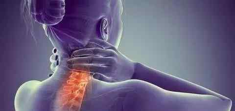 颈椎病早期的10大症状 脖子右侧疼是什么前兆，颈椎病早期的10大症状，这些你都听过没?