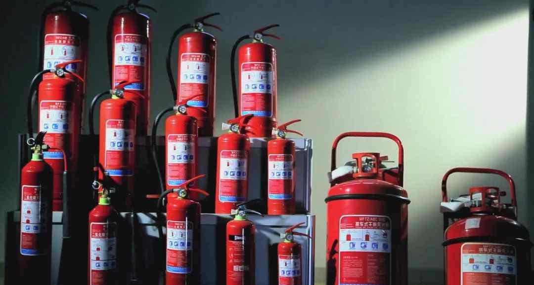 干粉灭火器适用于扑救哪些火灾 常见灭火器的类型及适用火灾