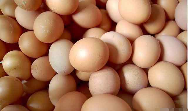 煮鸡蛋好剥皮绝招 煮鸡蛋为什么有的容易剥皮，有的很难剥？原来是少了这一步