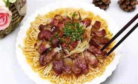 粉丝金针菇的家常做法 金针菇怎么做好吃？配上一些粉丝和香肠就是一道家常菜