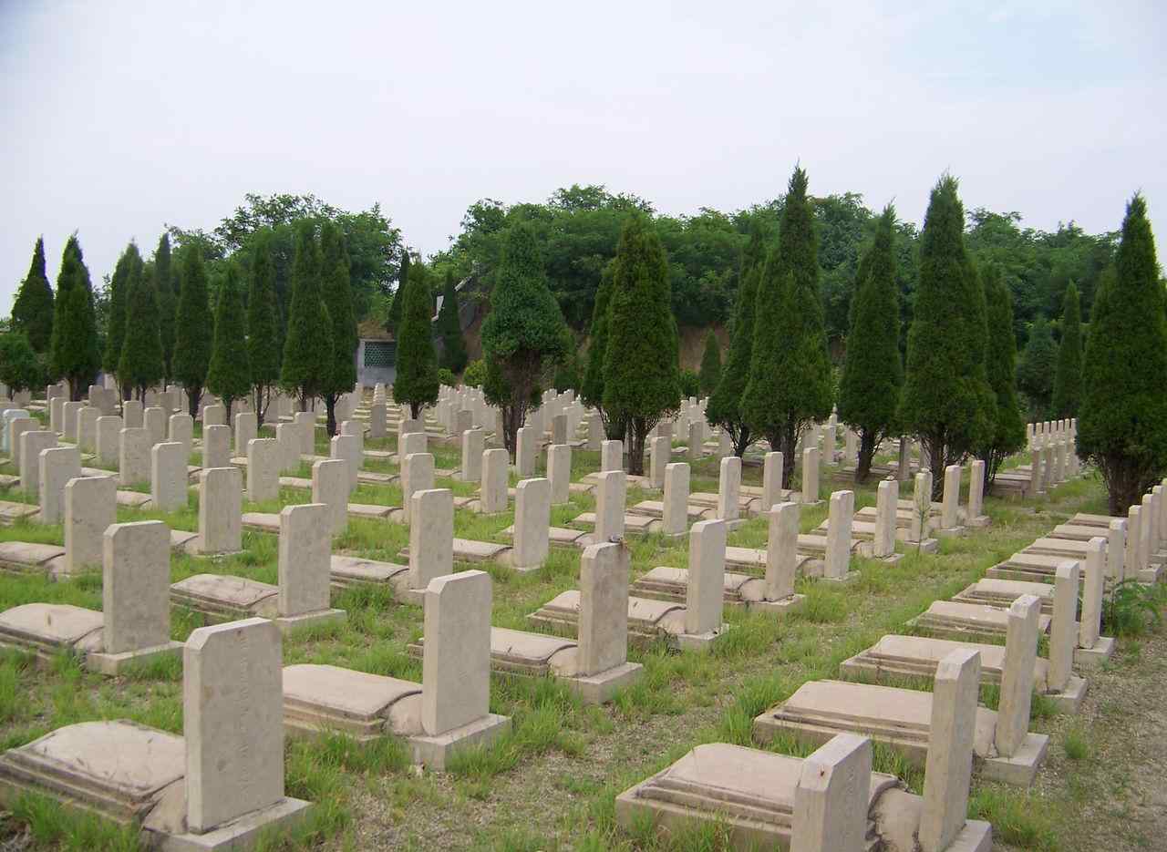 北京八宝山人民公墓 现在北京八宝山墓地价格多少钱？老百姓可以上八宝山墓地吗