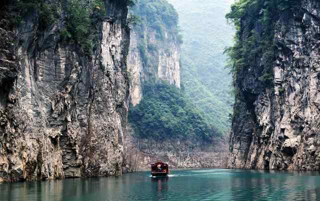 熔火激流的主宰 余秋雨散文：三峡，注定是一个不安宁的渊薮