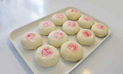 酥皮月饼的做法及配方 酥皮月饼的食材配方与制作手法