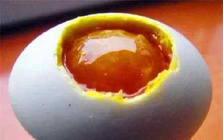 咸鸭蛋怎么做 流着黄油的咸鸭蛋，你想知道怎么做出来吗？三种做法哦！