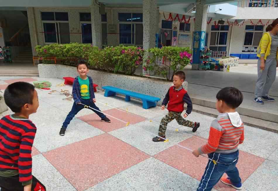 绳子游戏玩法 幼儿园花样玩绳教案