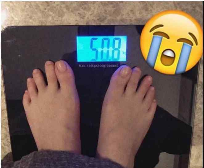 杨颖体重 杨颖重45多kg，赵丽颖40多kg，你们平时都喝西北风吗？