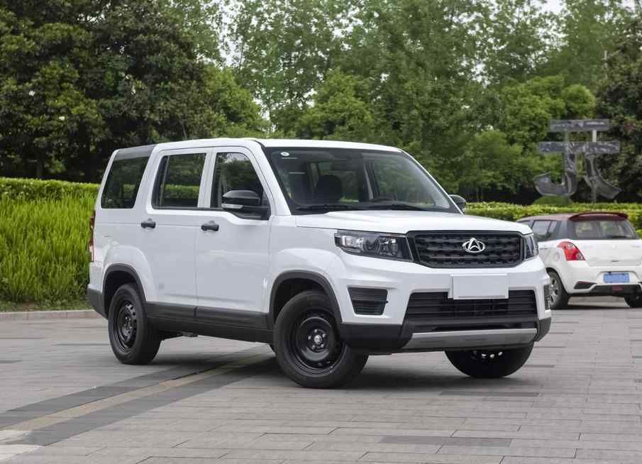 路虎小suv 号称国产“小路虎”的硬派7座suv，比五菱宏光拉风，售5.25万