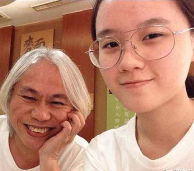 爷孙恋 二人曾因“爷孙恋”走红，7年过去，17岁少女真有那么幸福吗？