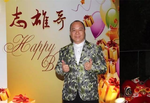 “洪兴大佬B”60大寿黑白两道到贺！13岁入社团陈浩南原型，曾欠1亿巨债幸获古天乐相助！