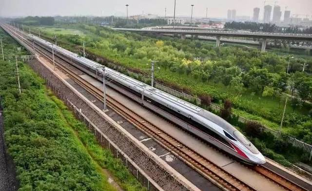 @所有杭州人，“复兴号”来了！杭州到北京高铁只要4小时！