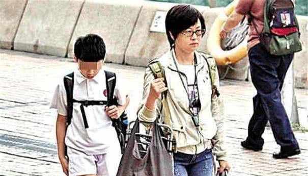 原来罗嘉良二婚娶的老婆就是她，如今4岁女儿长得比混血儿还好看