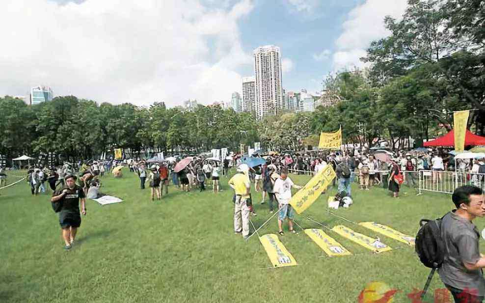 七一游行 今年“七一”香港发生重大变化，令西方媒体哀嚎不已……