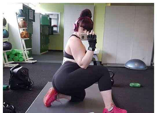 英国大码丰满女人 英国胖女孩重达244斤 减掉54斤后成为大码模特
