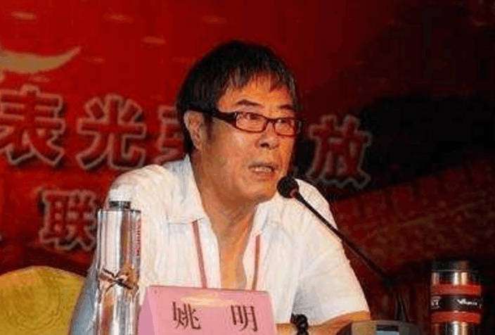 姚明因病去世 “姚明”因病逝世, 六小龄童泪洒当场, 网友的评论让人寒心