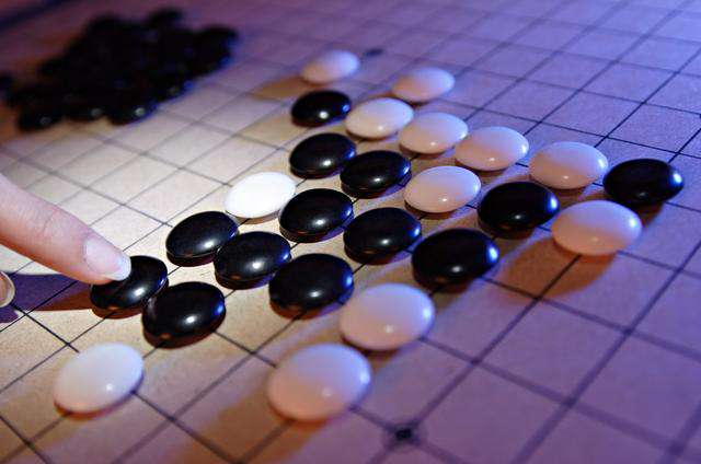 围棋术语 围棋术语“夹”是什么意思？