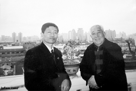 2006年6月，刘炳华与上海滩老律师郑传本，两人接力