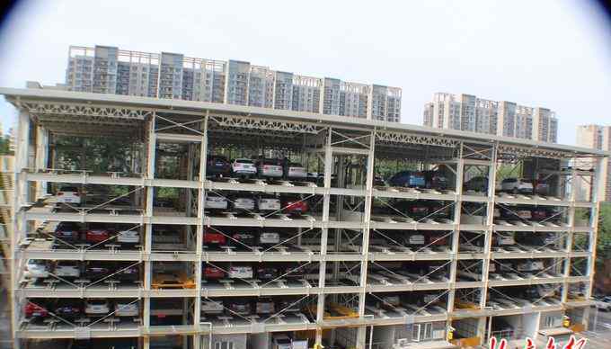 智能立体停车库 未来北京是什么样子？ 立体停车场让城市更“智能”