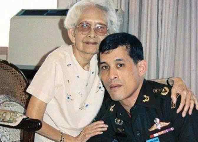 奶奶泰国 她是泰王的华裔奶奶，祖籍潮汕，至今仍深受泰国民众的爱戴和缅怀