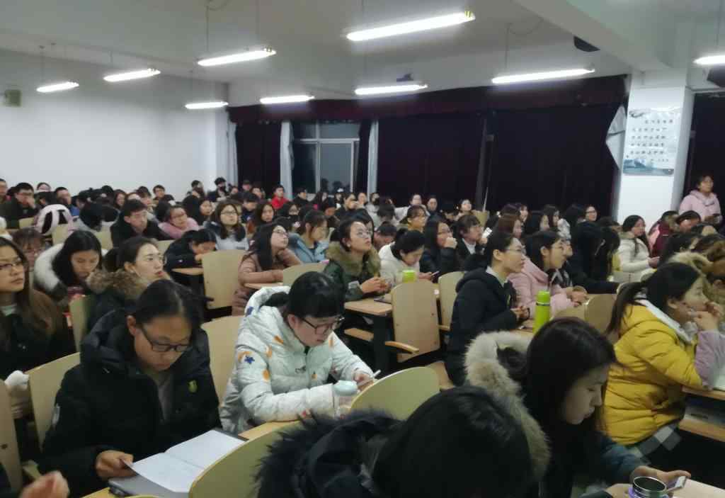 考公务员学什么专业好 大学这4大专业“最容易”考上公务员，尤其是第3个，很好考上