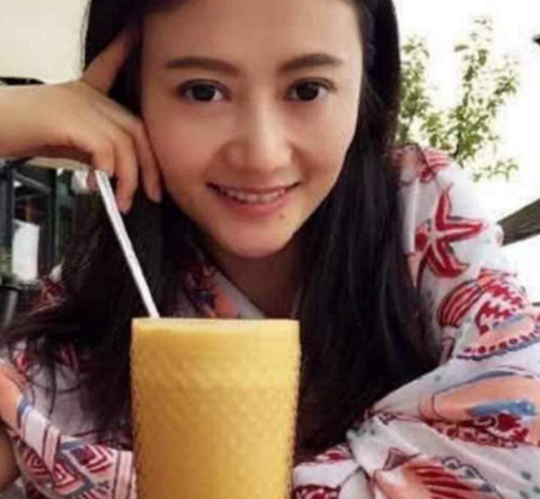 非诚勿扰房地产商 前央视美女主持，离婚后上《非诚勿扰》相亲，1小时就被富商牵走