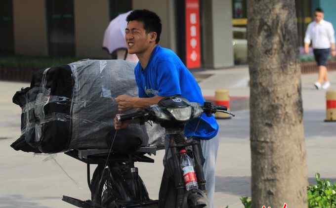 爱心冰柜 感动！杭州免费“爱心冰柜”亮相街头 无人看管东西反而变多了