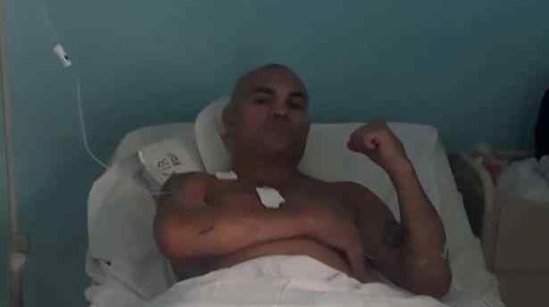 世界拳王豪尔赫·巴里奥斯遭劫抢劫 身中数刀送医