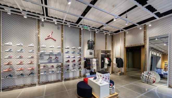 lounge 华中首家NIKE KICKS LOUNGE L1落地新世界百货江汉路店