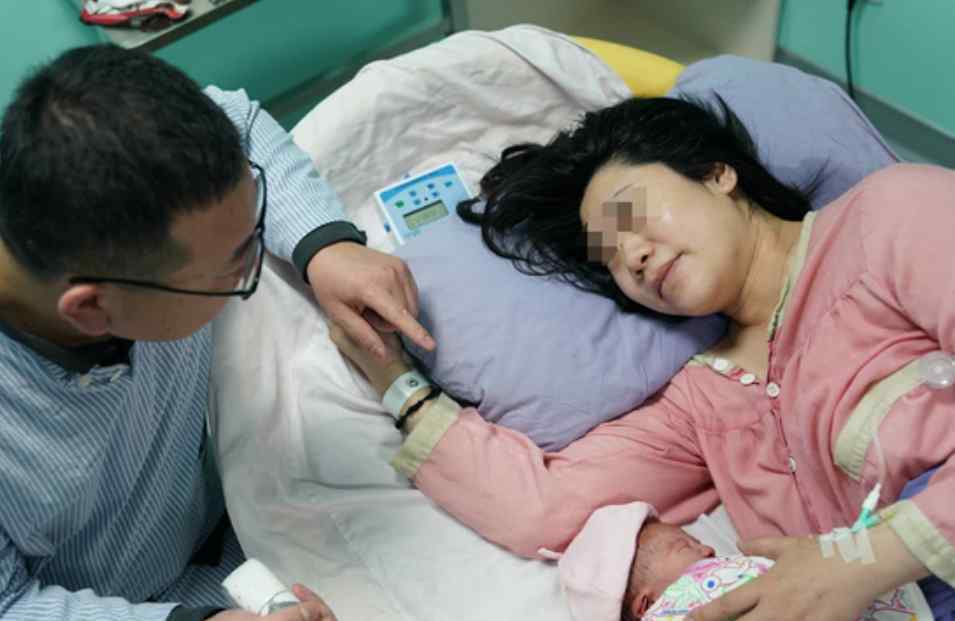 北京妇产医院首个20后宝宝 20代最早老的那一位