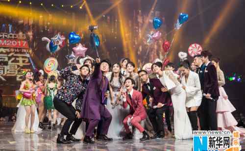 湖南卫视舞美师 奥斯卡舞美师助阵 湖南卫视2018跨年打造多维全景舞台