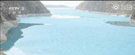 新疆昭苏玉湖出现罕见蓝冰 具体是什么情况？