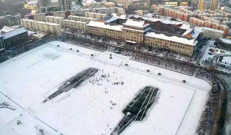 高校雪地双航母 究竟是怎么一回事?