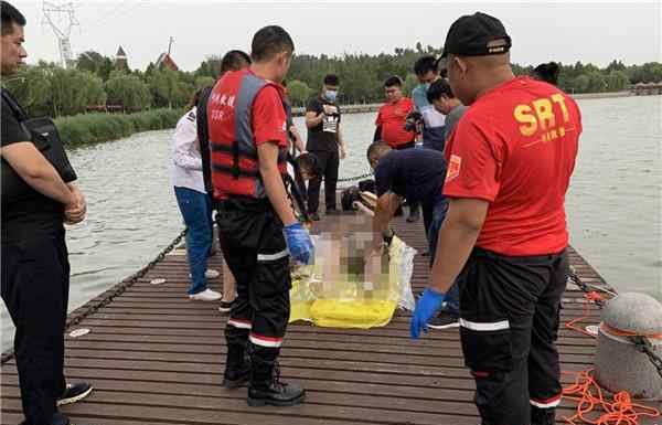 17岁少年喝完整瓶白酒后跳湖自杀 遗言令人唏嘘不已太心痛