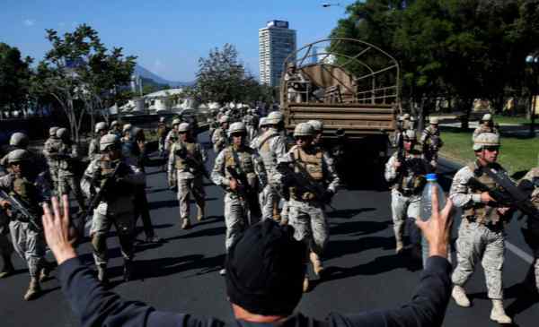 智利为什么发生骚乱事件起因围绕地铁票价上涨引发不满