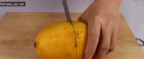 芒果怎么剥皮 原来芒果是这样扒皮的，就是这么简单！