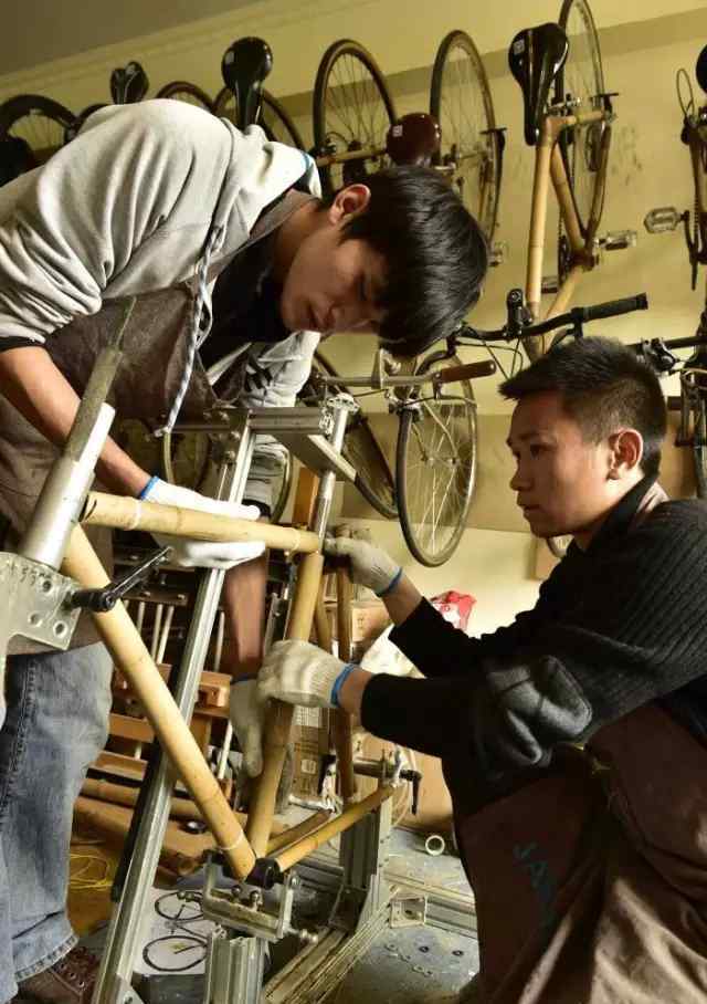 竹子自行车 29岁创客用竹子做自行车，酷炫又环保