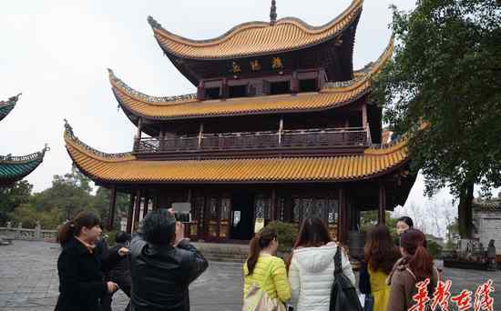 中华鉴宝 央视《寻宝》栏目走进岳阳楼寻宝 为市民鉴宝