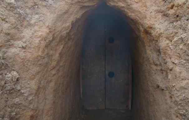 自然的坟墓 为什么狐狸喜欢在坟墓做洞穴？不是封建迷信，是有科学依据的