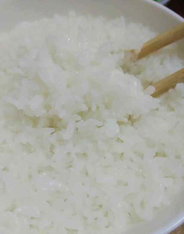 不用电饭锅怎么蒸米饭 没有电饭煲蒸米饭的家常做法 没有电饭煲蒸米饭做法步骤图解