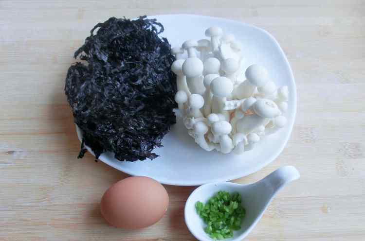 白玉菇的做法 紫菜鲜菇汤的做法 紫菜鲜菇汤配方与做法