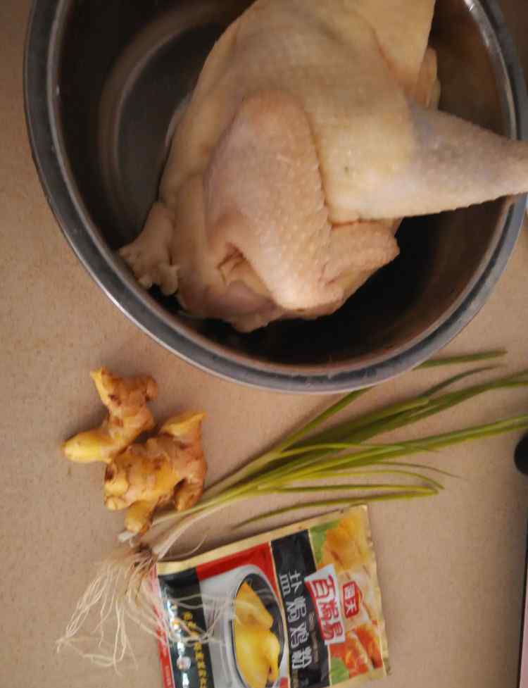 电饭煲盐焗鸡怎么做 电饭锅盐焗鸡简单又好吃的做法 电饭锅盐焗鸡食谱简单做法