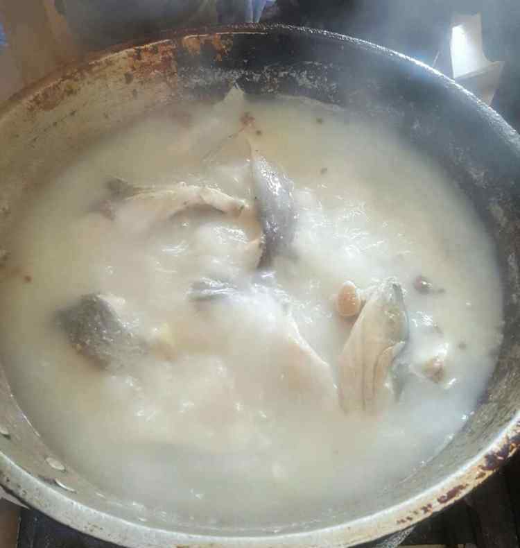 草鱼汤的做法 草鱼汤简单又好吃的做法 草鱼汤做法详细步骤