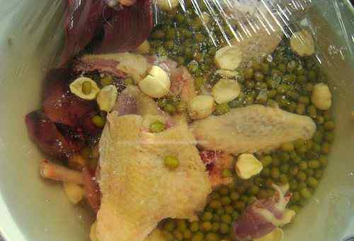 乳鸽绿豆汤 鸽子绿豆汤怎么做好吃 鸽子绿豆汤的做法大全