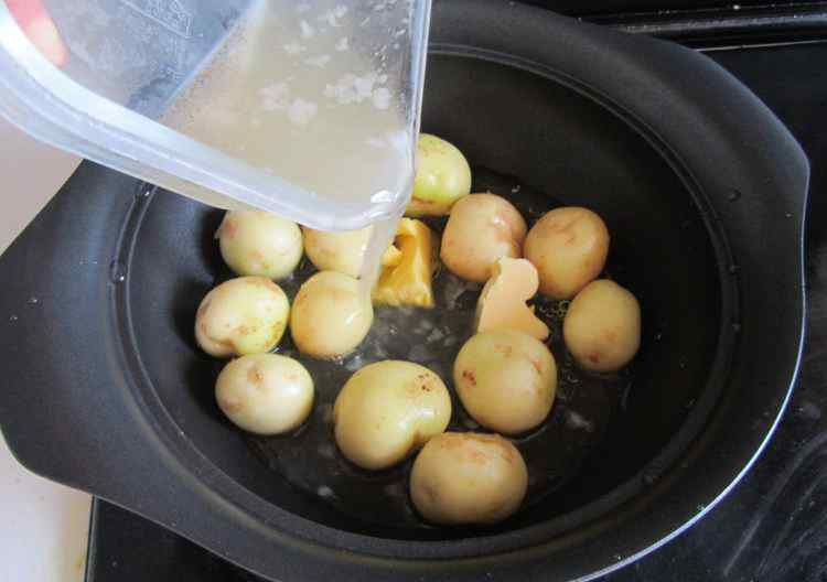 小土豆怎么做好吃 肉汁小土豆的最正宗做法 肉汁小土豆怎么做有营养