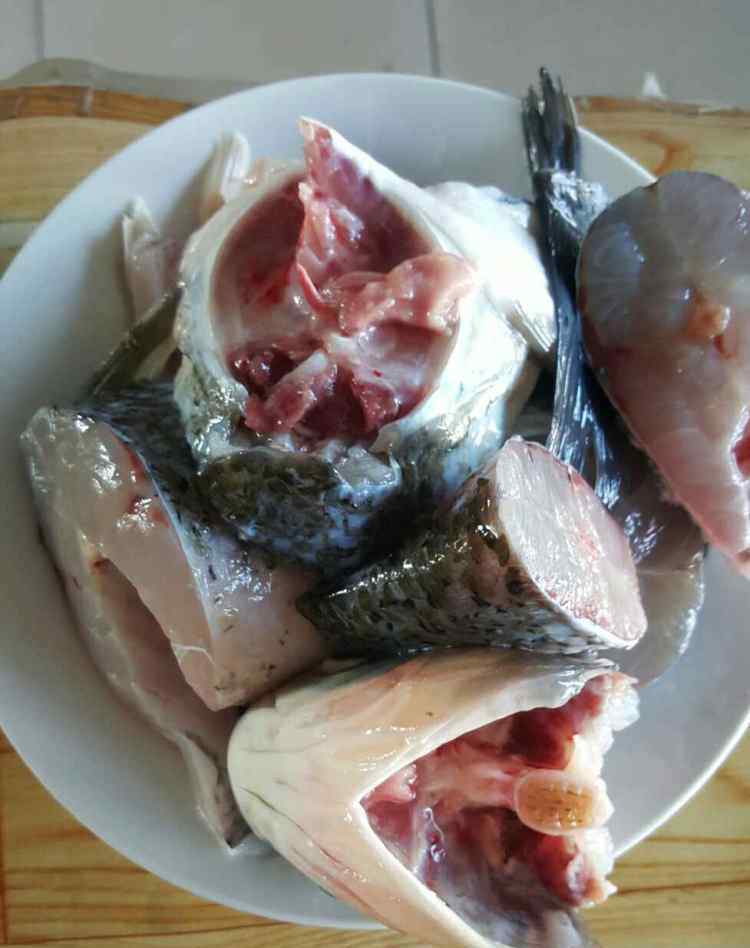 草鱼汤的做法 草鱼汤简单又好吃的做法 草鱼汤做法详细步骤
