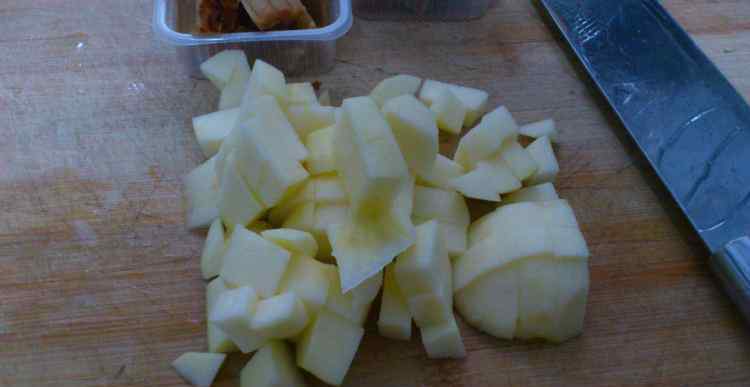 月饼的做法大全 月饼苹果粥怎么做好吃 月饼苹果粥做法和材料